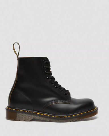 1460 VINTAGE MADE IN ENGLAND LACE UP BOOTS