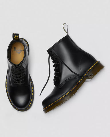 1460 SMOOTH LACE UP BOOTS